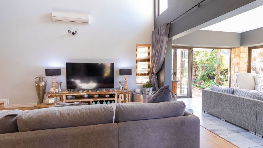 4 Bedroom Property for Sale in The Coves North West